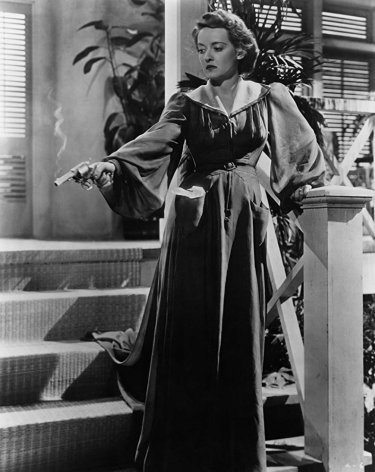 Bette Davis (1908-1989) assassina adultera nel film “Ombre malesi“ (1940, l’anno di nascita di mio padre)